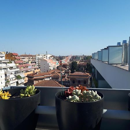 Penthouse 40 In Trastevere With Seasonally Jacuzzi Rome Exterior photo