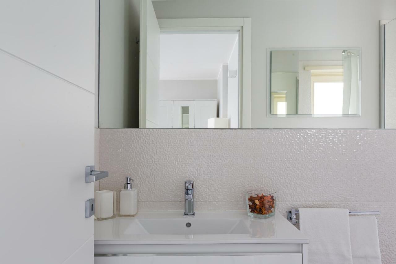 Penthouse 40 In Trastevere With Seasonally Jacuzzi Rome Exterior photo