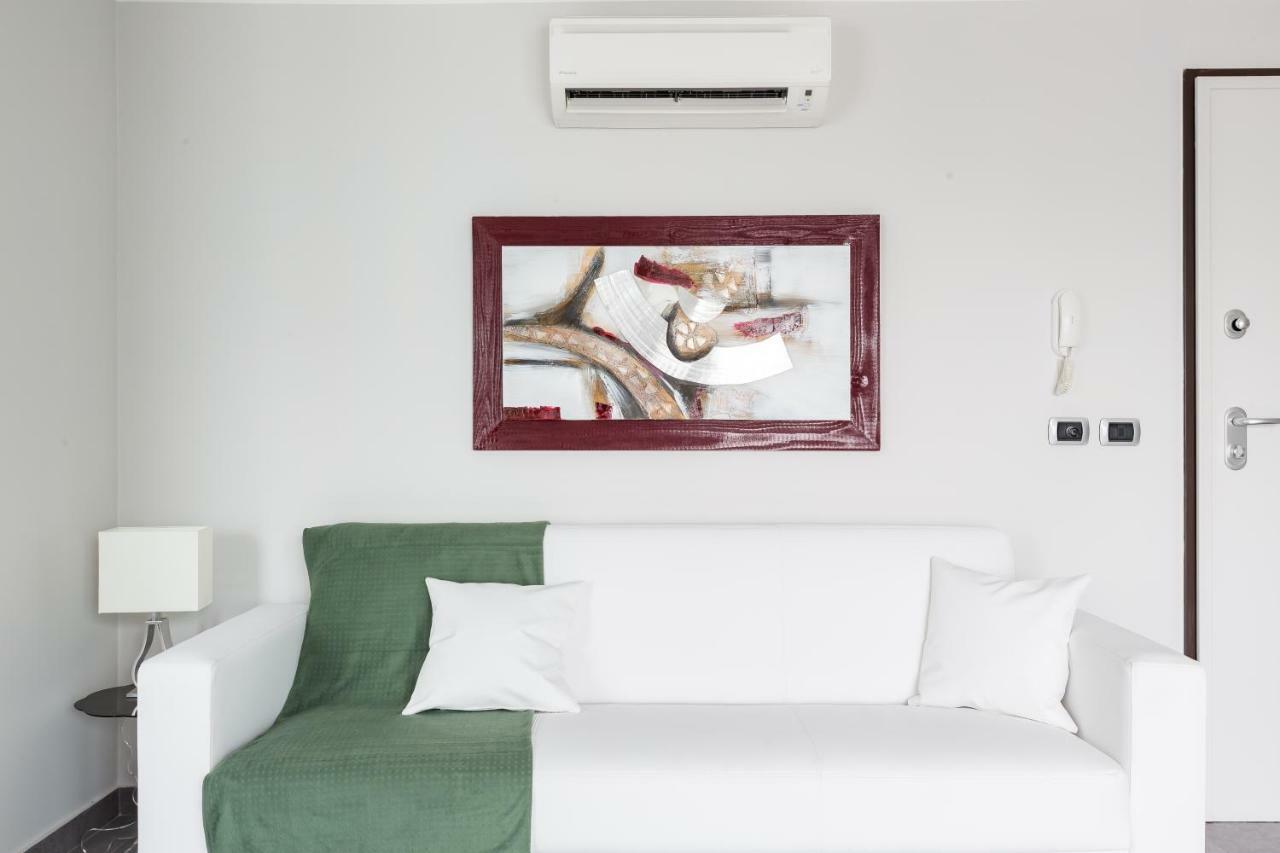 Penthouse 40 In Trastevere With Seasonally Jacuzzi Rome Exterior photo