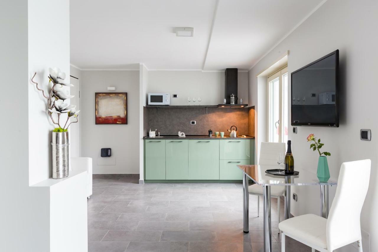 Penthouse 40 In Trastevere With Seasonally Jacuzzi Rome Exterior photo