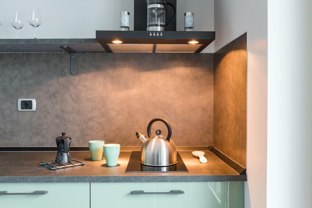 Penthouse 40 In Trastevere With Seasonally Jacuzzi Rome Exterior photo